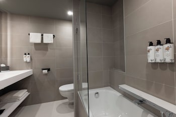 crowne plaza marseille le dome