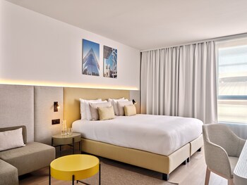 crowne plaza marseille le dome