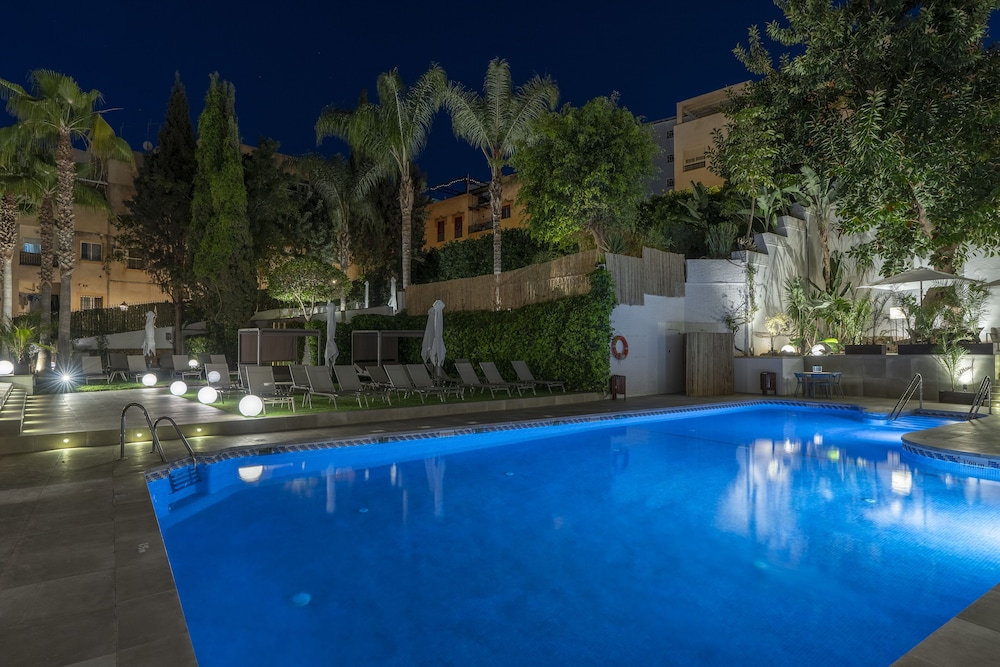 aluasoul costa malaga adults recommended