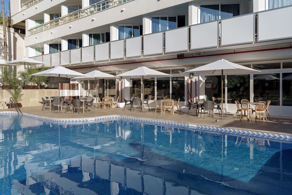 aluasoul costa malaga adults recommended