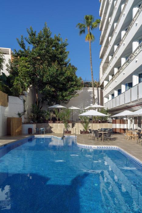 aluasoul costa malaga adults recommended