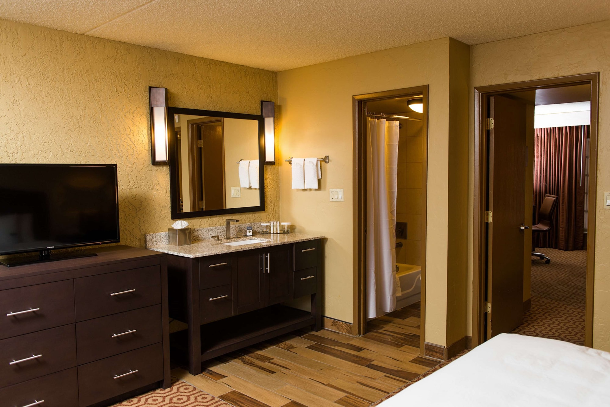 doubletree suites by hilton tucson williams center