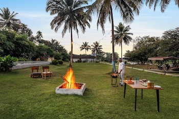 atmaveda riverside retreat