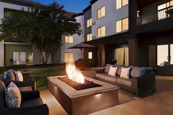 courtyard by marriott tulsa central