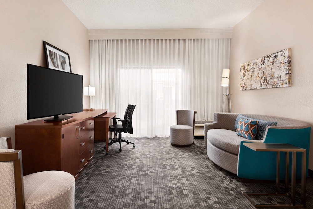 courtyard by marriott tulsa central
