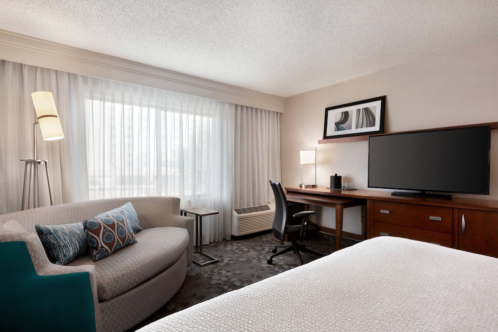 courtyard by marriott tulsa central