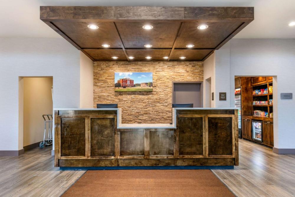 comfort suites tupelo