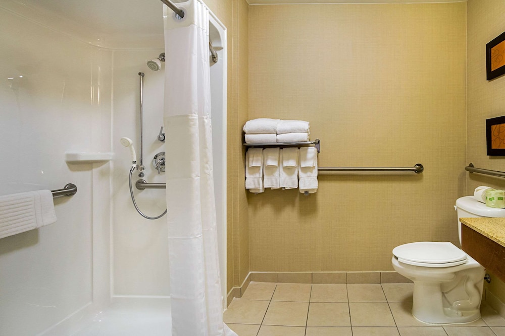 comfort suites twinsburg