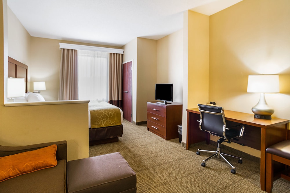comfort suites twinsburg