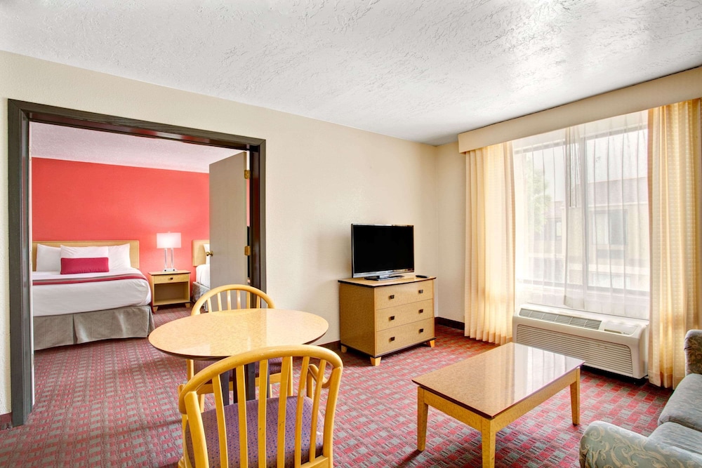 clarion inn salt lake city airport