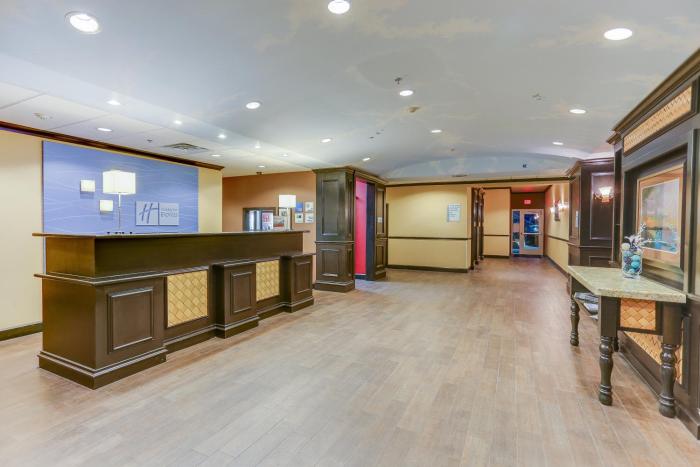 holiday inn express hotel and suites huntsville by ihg