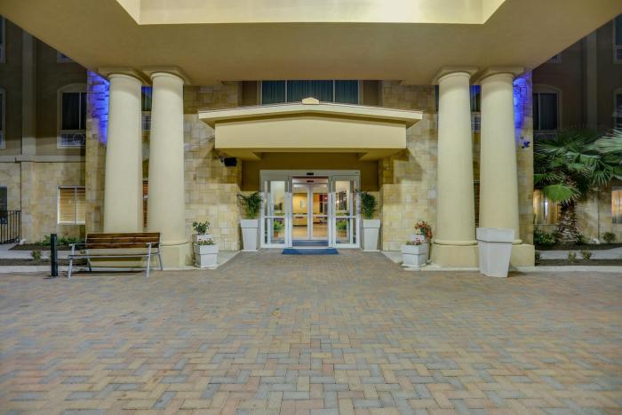 holiday inn express hotel and suites huntsville by ihg