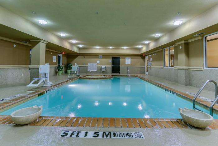 holiday inn express hotel and suites huntsville by ihg