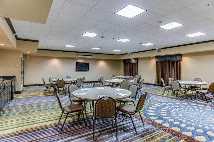 holiday inn express hotel and suites huntsville by ihg