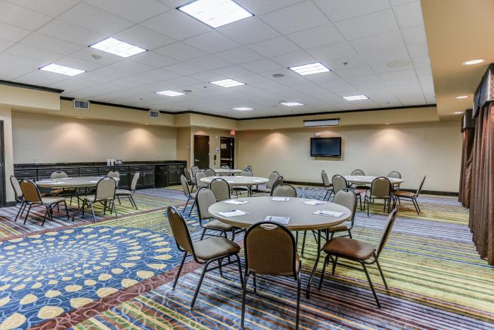 holiday inn express hotel and suites huntsville by ihg