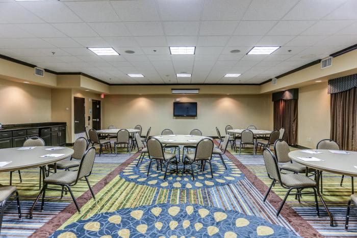 holiday inn express hotel and suites huntsville by ihg