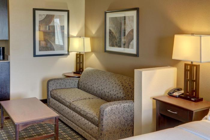 holiday inn express hotel and suites huntsville by ihg