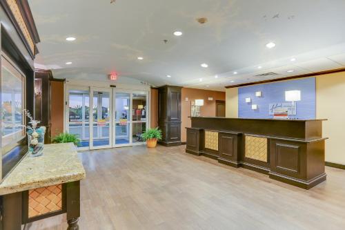 holiday inn express hotel and suites huntsville by ihg
