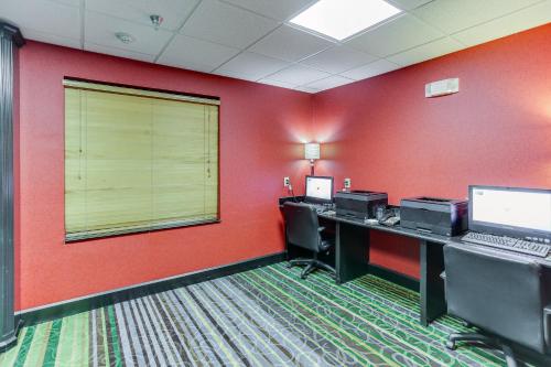 holiday inn express hotel and suites huntsville by ihg