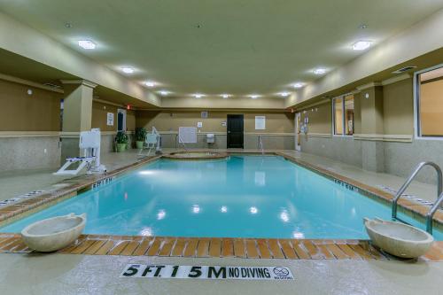 holiday inn express hotel and suites huntsville by ihg