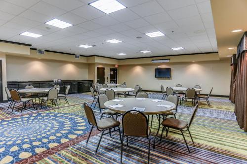 holiday inn express hotel and suites huntsville by ihg