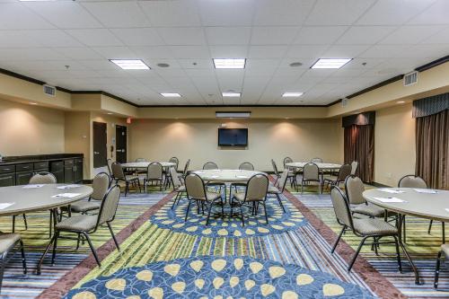 holiday inn express hotel and suites huntsville by ihg