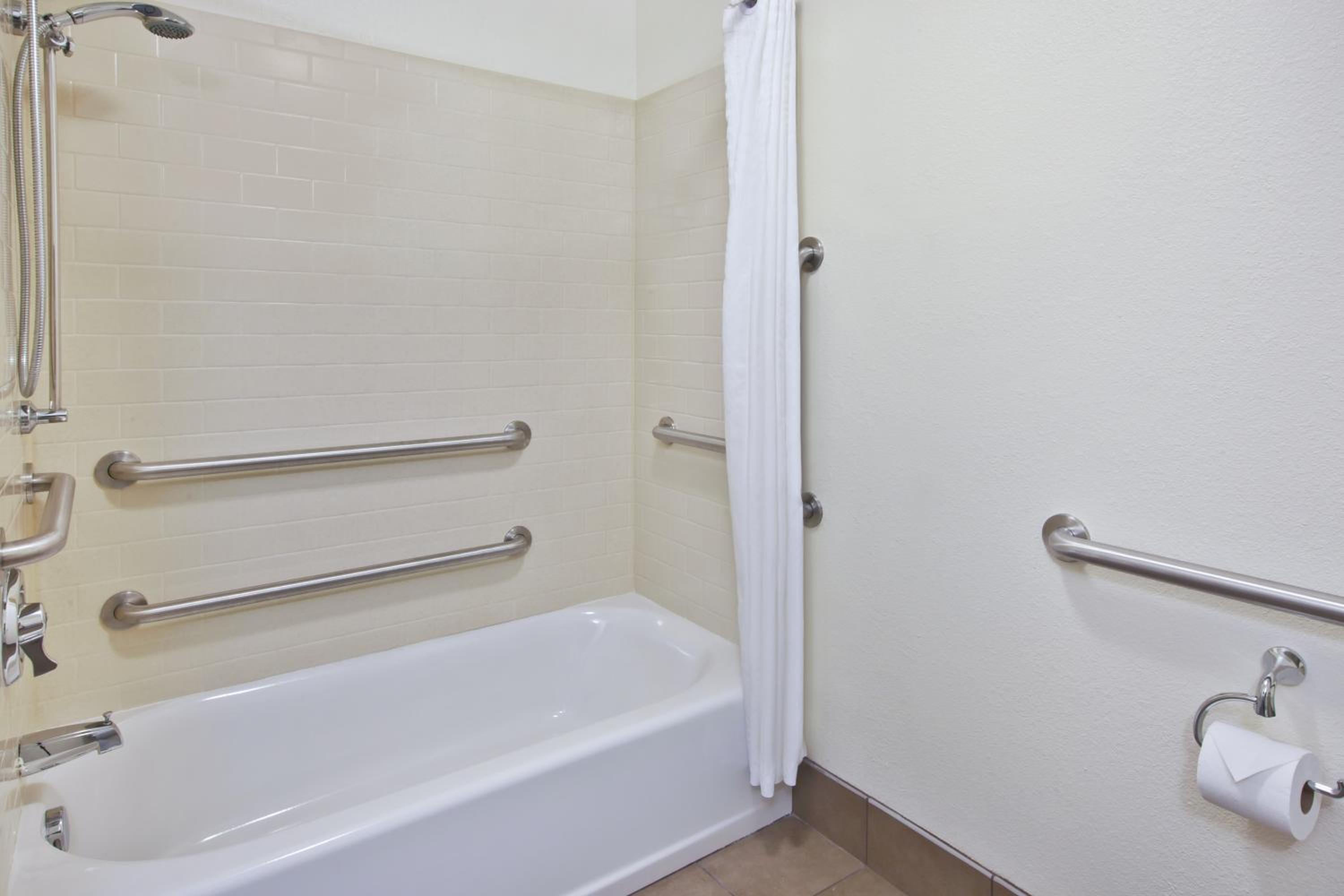 candlewood suites indianapolis airport by ihg