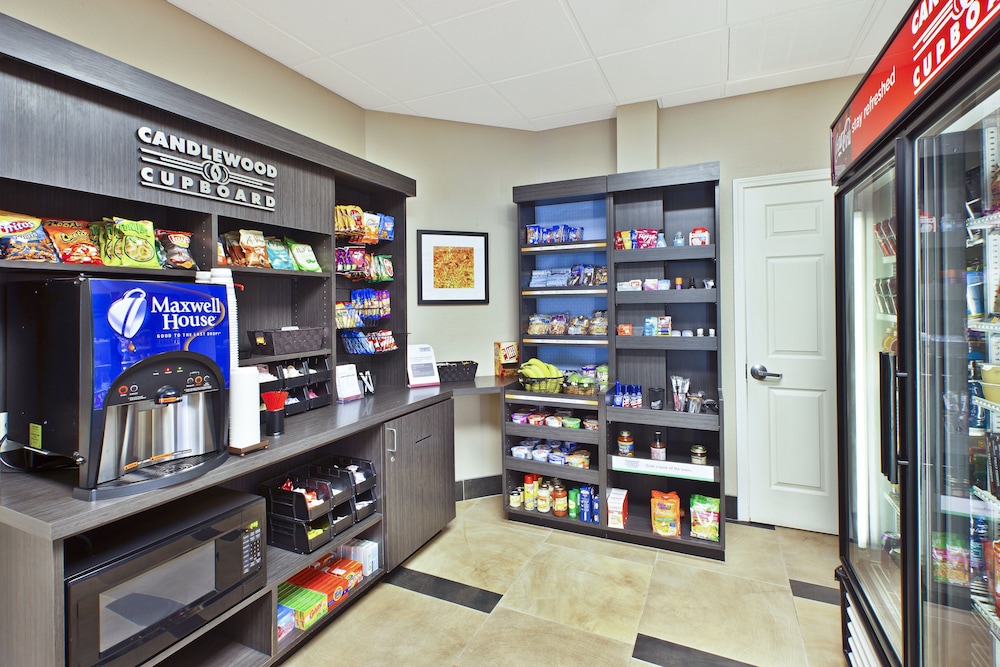 candlewood suites indianapolis airport by ihg