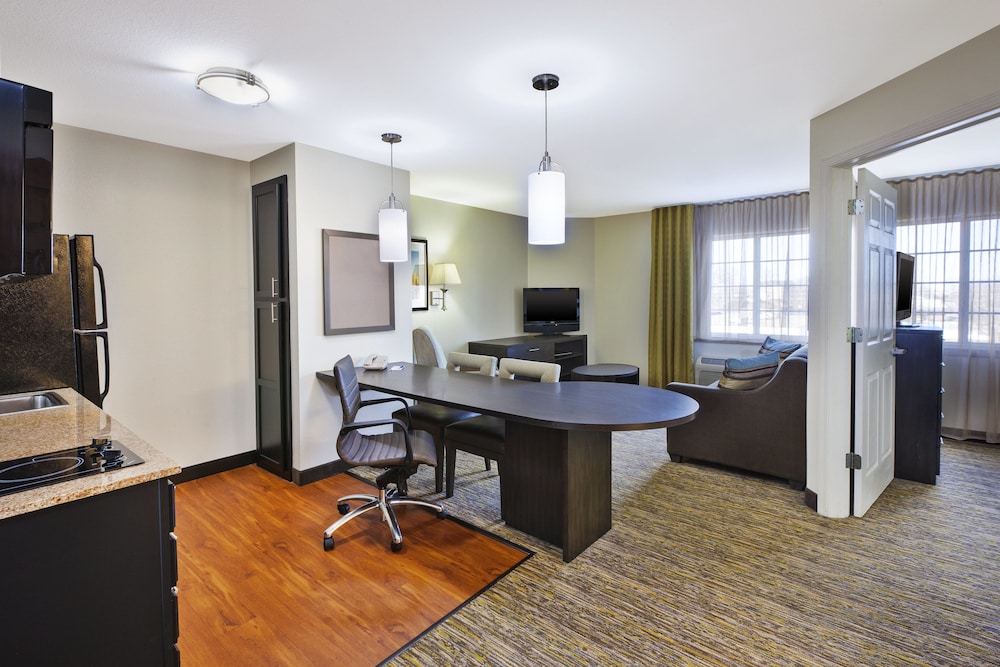 candlewood suites indianapolis airport by ihg