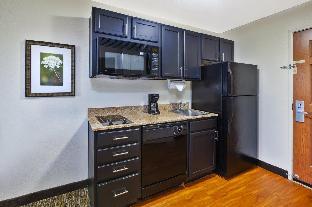 candlewood suites indianapolis airport by ihg