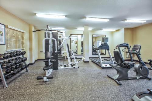 candlewood suites indianapolis airport by ihg