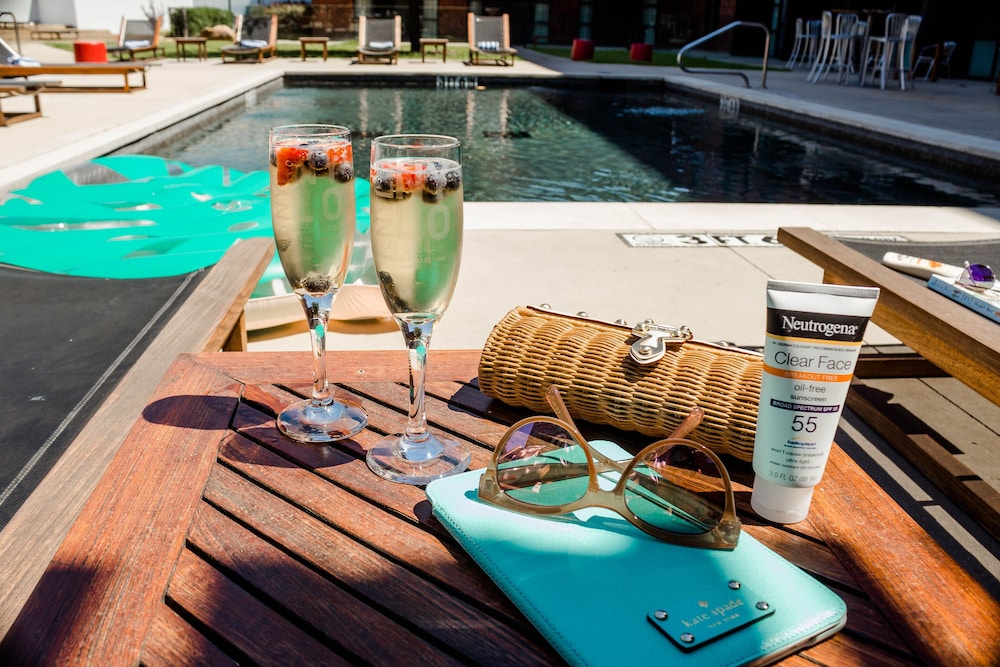 nylo las colinas hotel tapestry collection by hilton