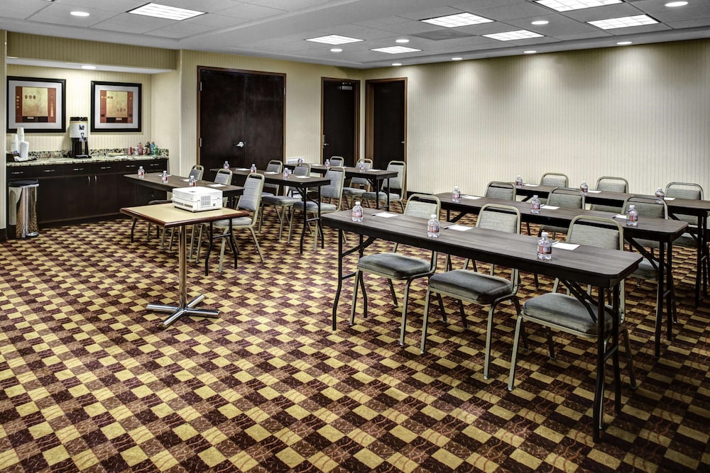 hampton inn and suites bakersfield hwy 58 ca