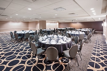 crowne plaza kansas city downtown by ihg