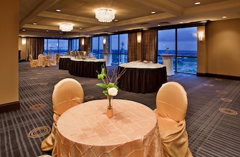 crowne plaza kansas city downtown by ihg