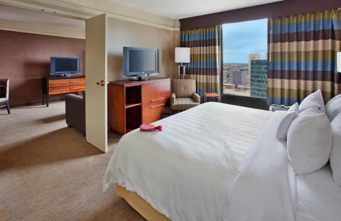 crowne plaza kansas city downtown by ihg
