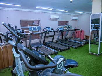 sarina suites and apartments