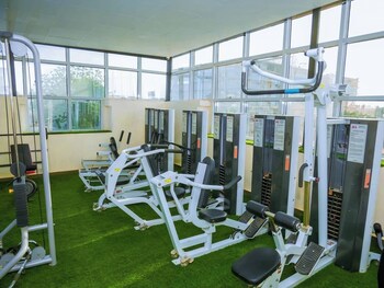 sarina suites and apartments