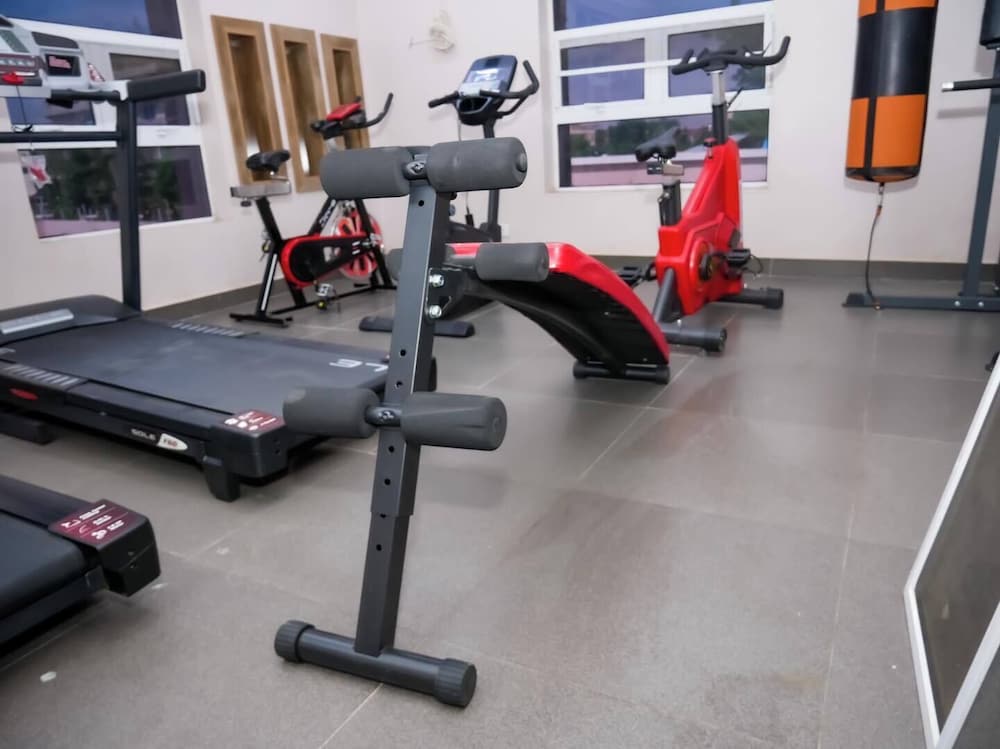 sarina suites and apartments