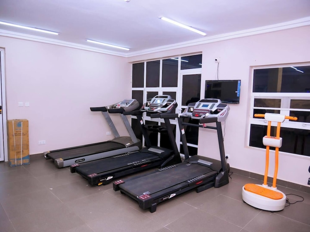 sarina suites and apartments