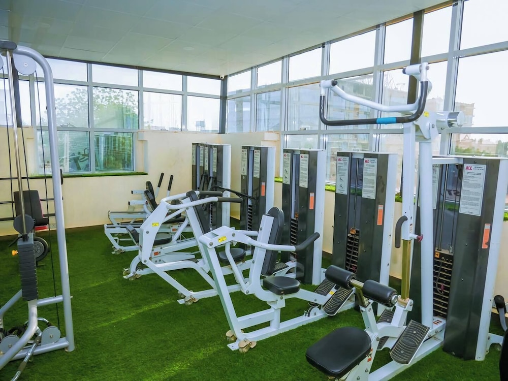 sarina suites and apartments