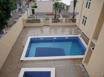 sarina suites and apartments