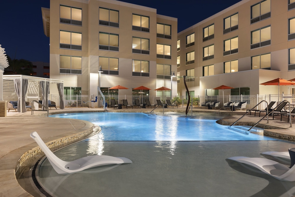 holiday inn express cape canaveral an ihg hotel