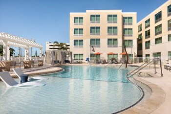 holiday inn express cape canaveral an ihg hotel