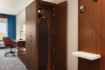 holiday inn express cape canaveral an ihg hotel