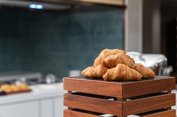 hilton garden inn huzhou high speed railway station