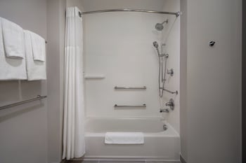 holiday inn express and suites muskegon grand haven