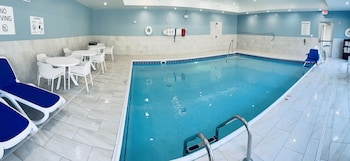 holiday inn express and suites muskegon grand haven