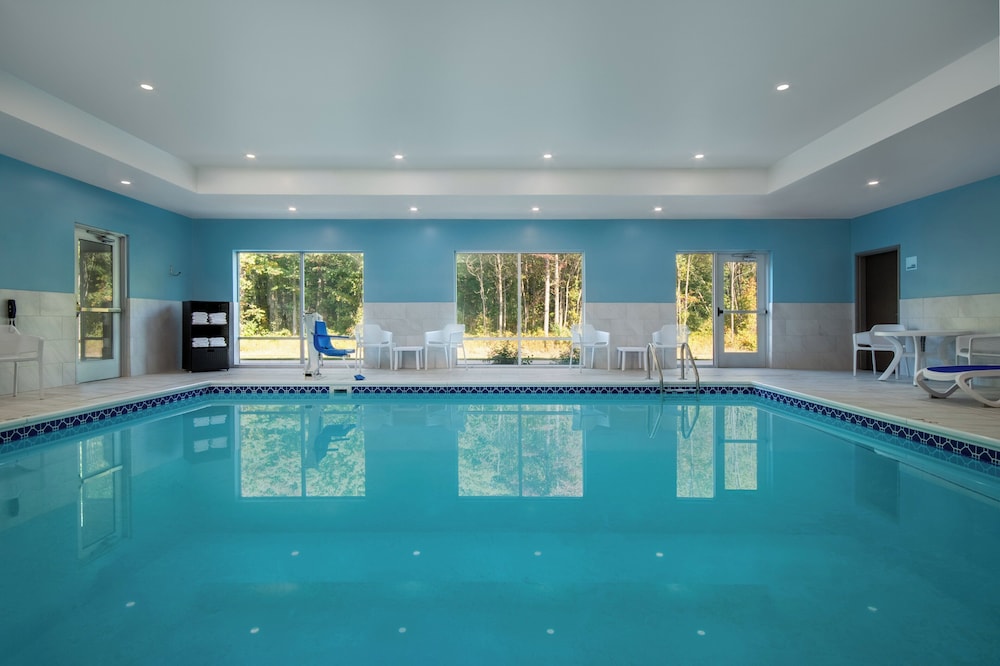 holiday inn express and suites muskegon grand haven