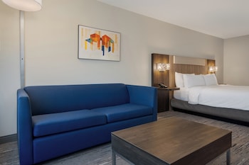 holiday inn express and suites muskegon grand haven